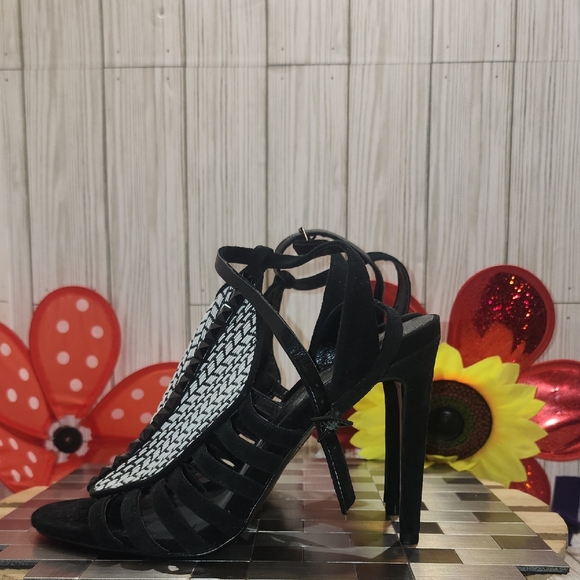 Aldo Black and White Heels - Picture 3 of 8